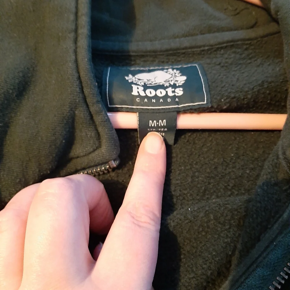 Roots 3/4 zip sweater - Picture 2 of 2